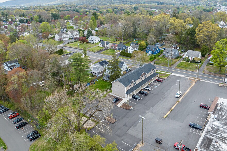 More Photos Of 642 Stafford Ave, Bristol Office Residential For Lease