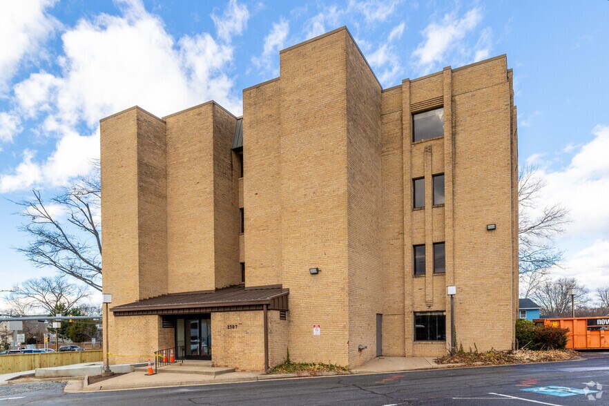Primary Photo Of 1307 Dolley Madison Blvd, McLean Office For Sale