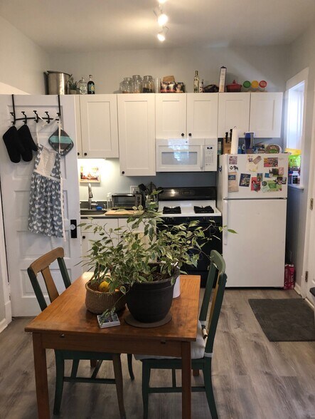 More Photos Of 1460 W Huron St, Chicago Apartments For Sale