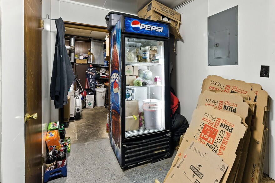More Photos Of 111 E Main St, Rose City Restaurant For Sale