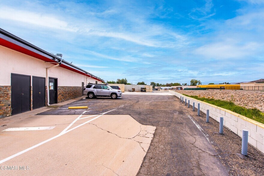 More Photos Of 875 E Los Angeles Ave, Simi Valley Freestanding For Sale
