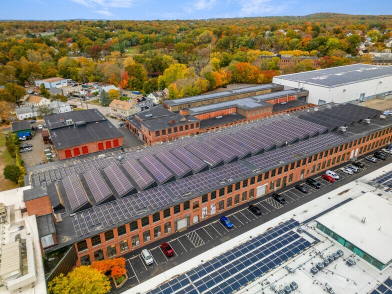 More Photos Of 1 Westinghouse Plz, Hyde Park Light Distribution For Sale