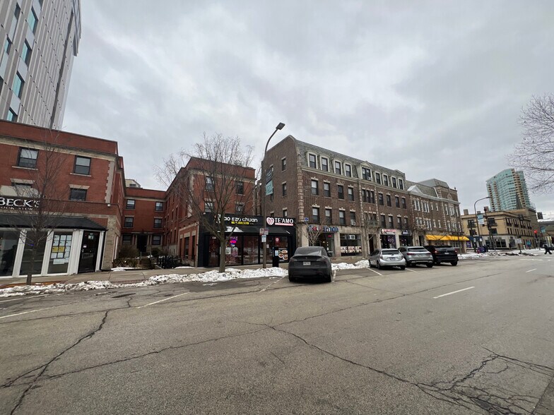 More Photos Of 716 Clark St, Evanston Apartments For Sale