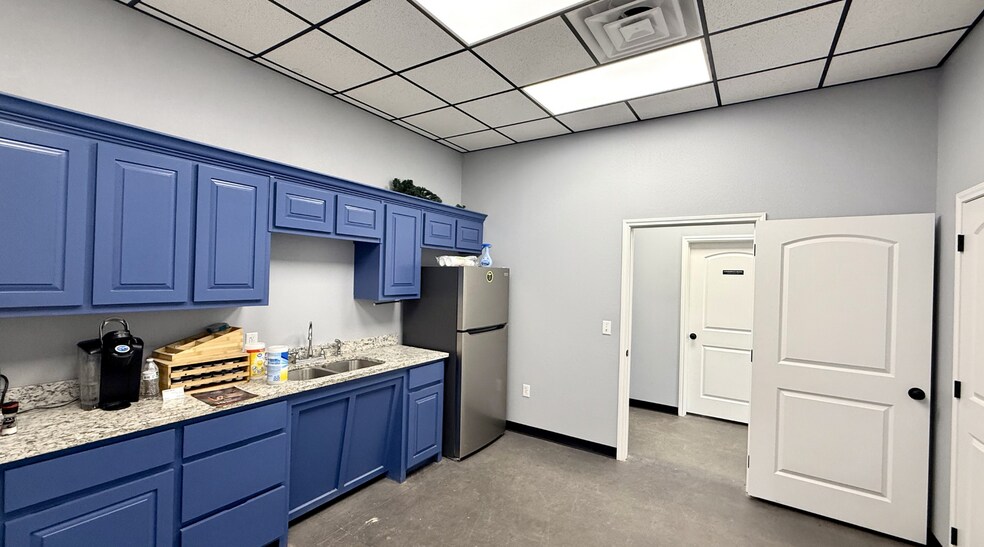 More Photos Of 2607 Holdridge Road, Midland Warehouse For Sale