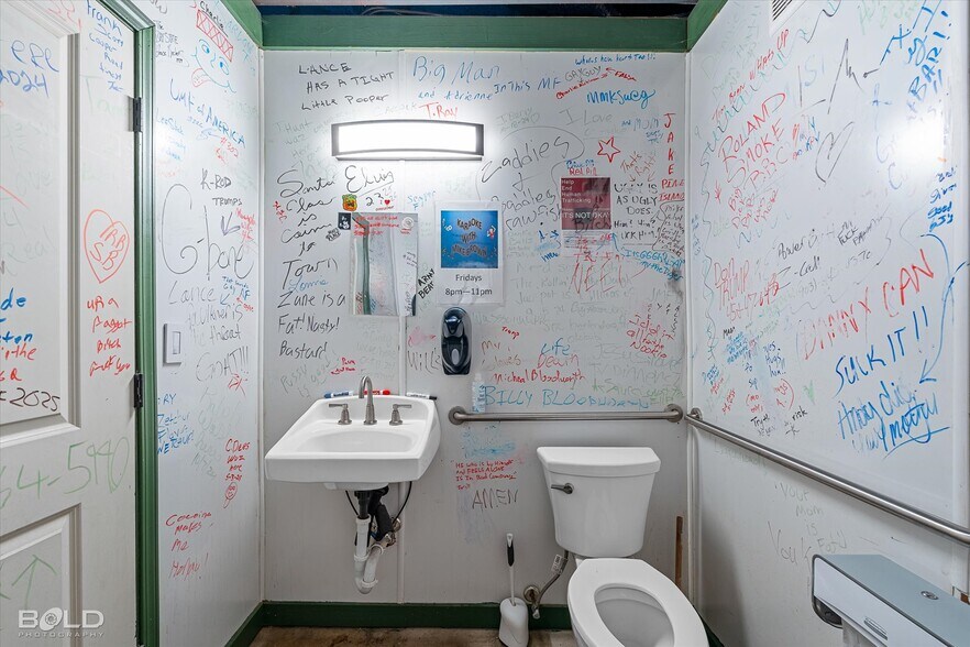 More Photos Of 7318 Ida State Line rd, Ida Bar For Sale