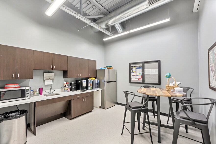 More Photos Of 201 N Rupert St, Fort Worth Office For Lease