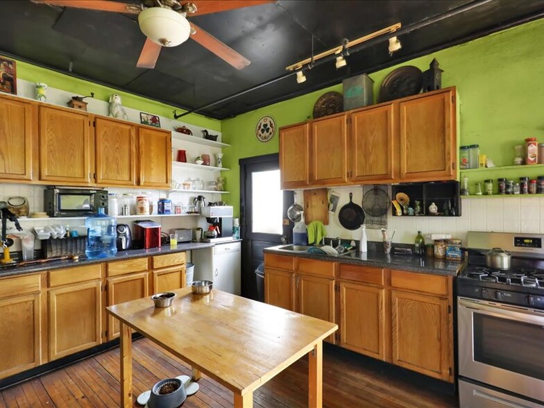 More Photos Of 1524 Friedensburg Rd, Reading Storefront Retail Residential For Sale