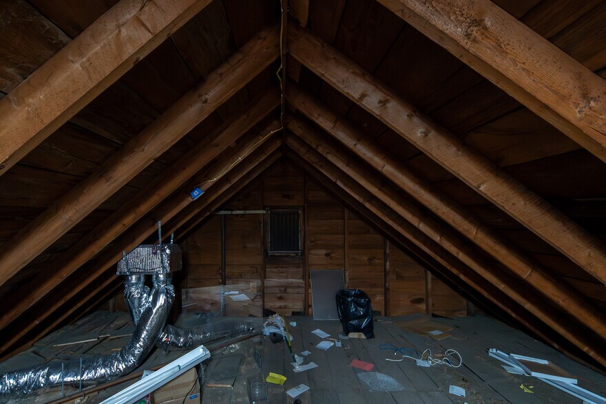 More Photos Of 1221 Altamont Ave, Schenectady Office For Sale