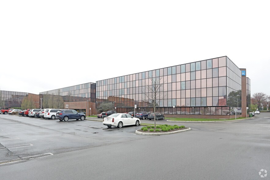 More Photos Of 3155 W Big Beaver Rd, Troy Unknown For Lease