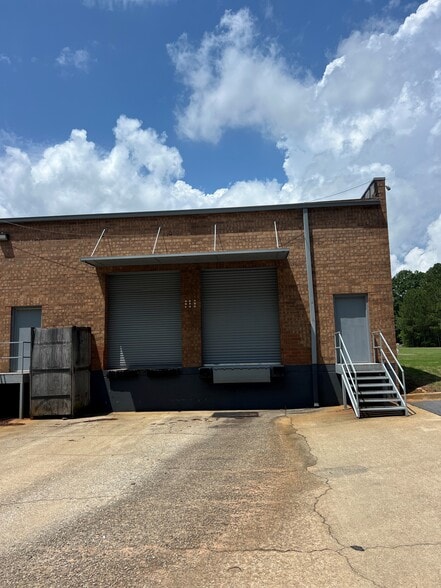 More Photos Of 2500 Park Central Blvd, Decatur Distribution For Lease