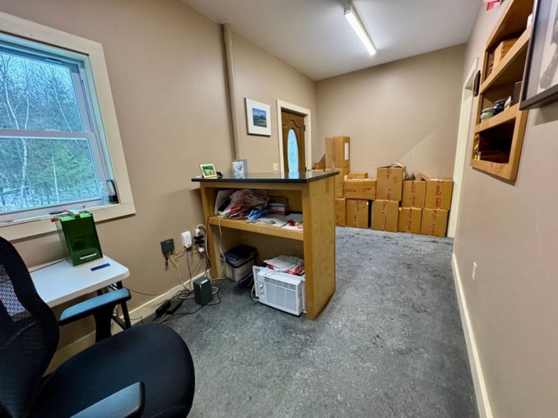 More Photos Of 57 Amanda Ln, Canaan Office For Sale