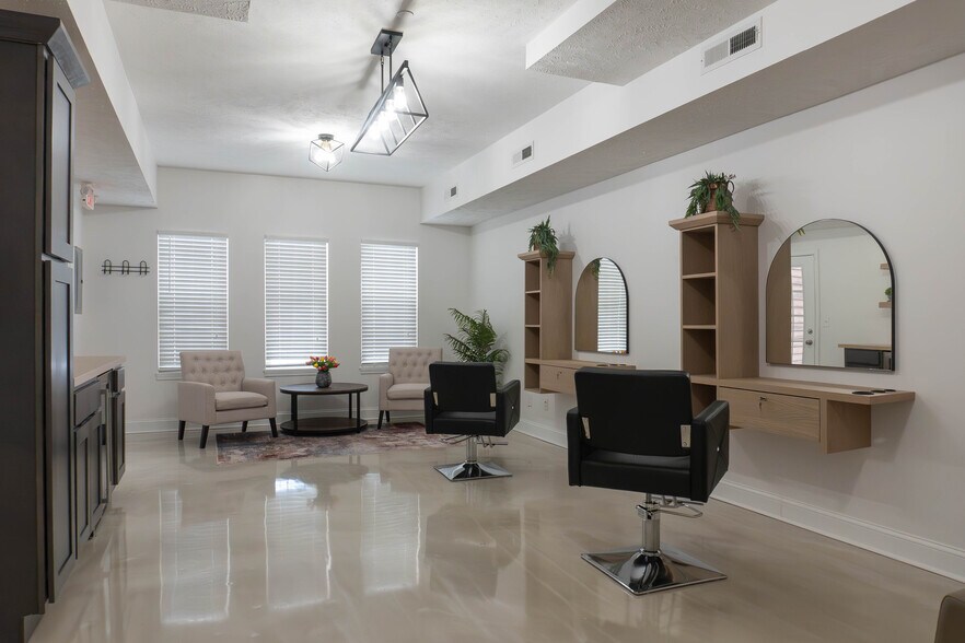 More Photos Of 38091 Euclid Ave, Willoughby Storefront Retail Residential For Sale