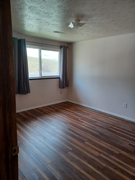 More Photos Of 540 N Madison St, Tekoa Apartments For Sale