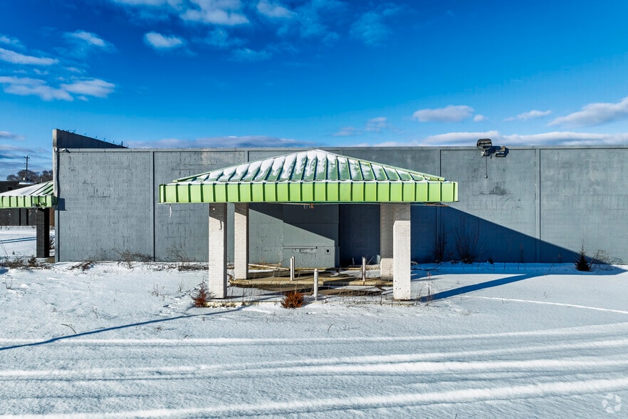 More Photos Of 3402 Richfield Rd, Flint Freestanding For Lease