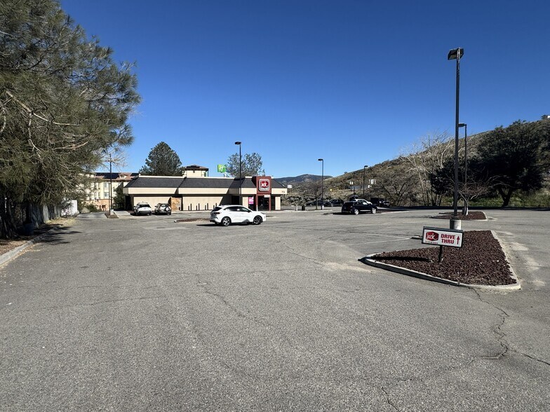 More Photos Of 73 Frazier Mountain Park Rd, Lebec Fast Food For Lease