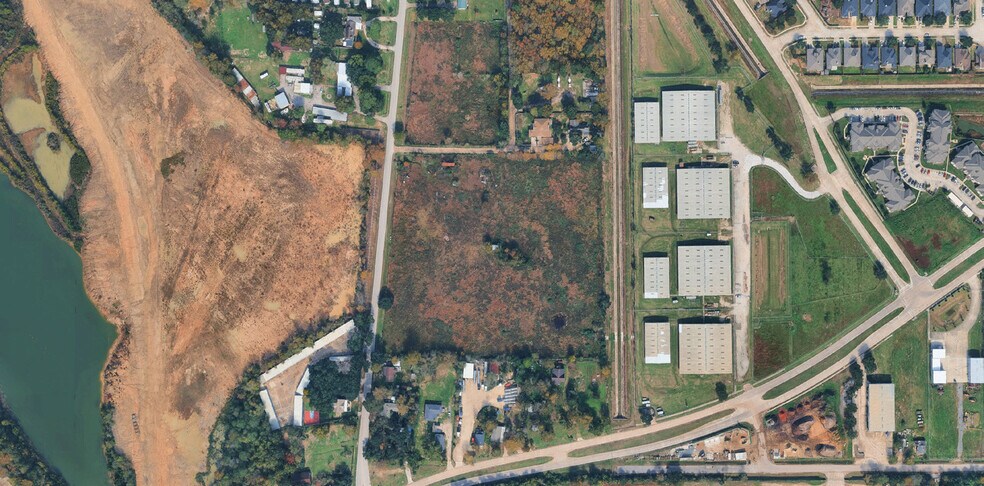 More Photos Of 5475 Allen-Genoa Rd, Houston Distribution For Lease