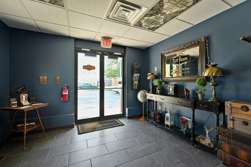 More Photos Of 304 SW Market St, Lee's Summit General Retail For Sale