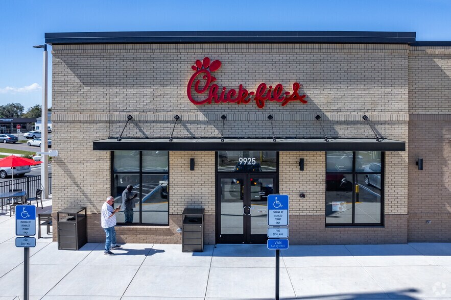 More Photos Of 9925 US-441, Leesburg Fast Food For Sale