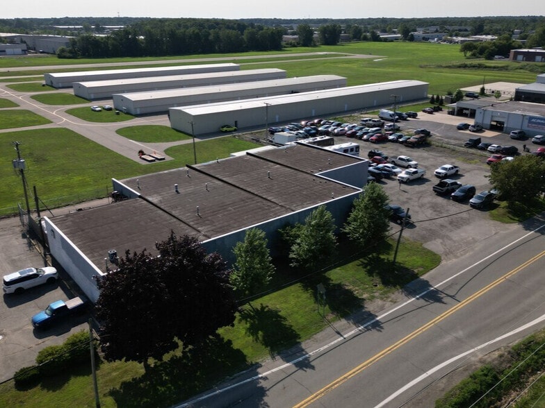 Primary Photo Of 8400 N Lilley Rd, Canton Township Auto Repair For Sale