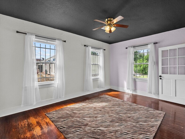 More Photos Of 3208 Highway 3, Dickinson Office Residential For Sale