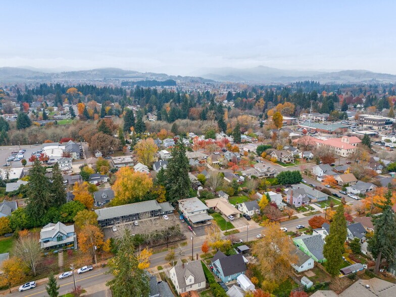 More Photos Of 409 SE Davis St, Mcminnville Apartments For Sale