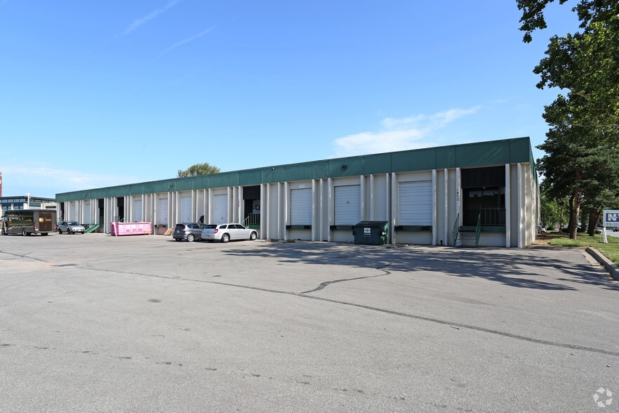 More Photos Of 1952-1986 Linn St, North Kansas City Warehouse For Lease
