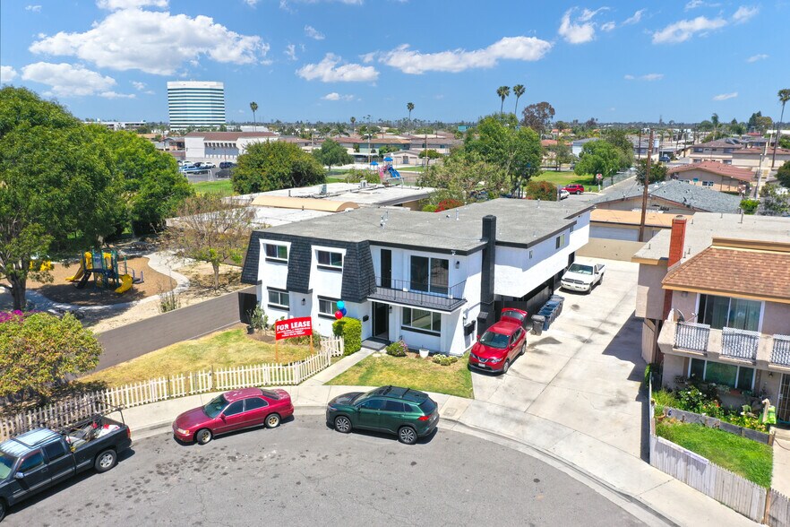 More Photos Of 17372 Dairyview Cir, Huntington Beach Apartments For Sale