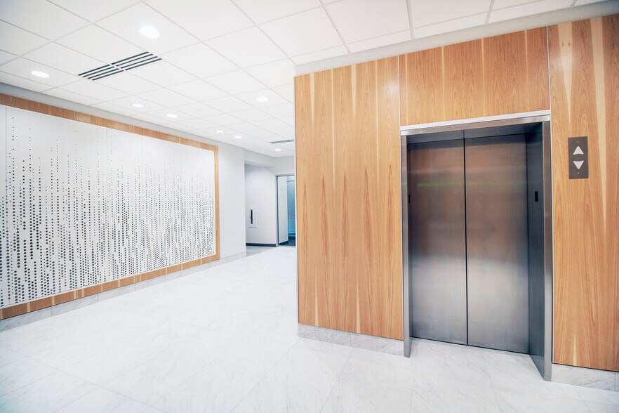 More Photos Of 10701 W Research Dr, Wauwatosa Office For Lease