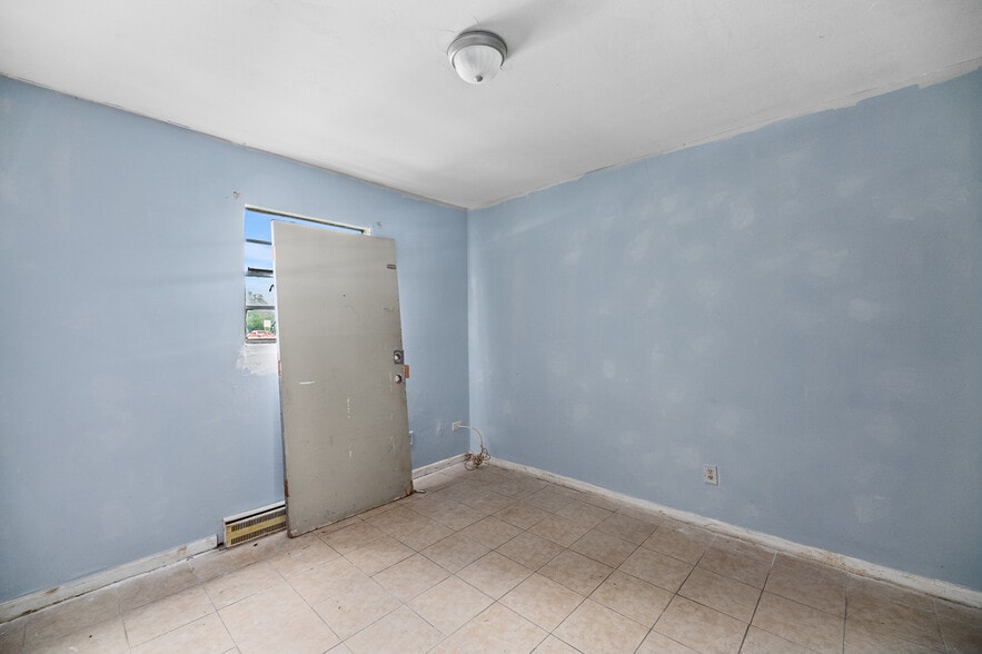 More Photos Of 3211 Spruill Ave, North Charleston Apartments For Sale