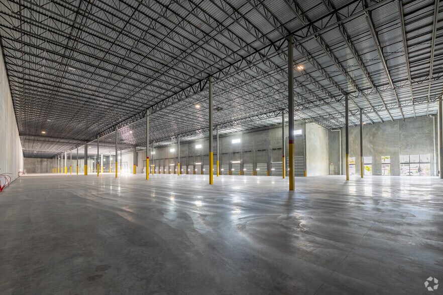 More Photos Of 2260 NW 27th Ave, Miami Refrigeration Cold Storage For Lease
