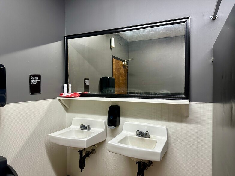 More Photos Of 4979 Olivehurst Ave, Olivehurst General Retail For Sale