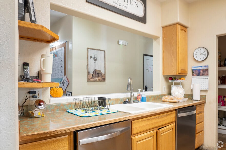 More Photos Of 428 Western Ave, Brush Assisted Living For Sale