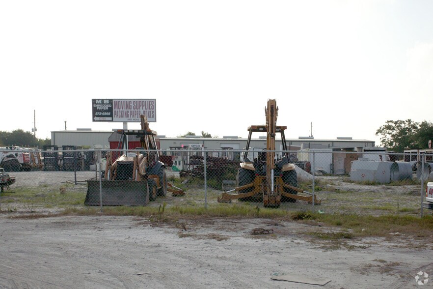 More Photos Of 10755 49th St N, Clearwater Manufacturing For Lease