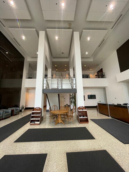 More Photos Of 2332 News Sentinel Dr, Knoxville Medical For Lease