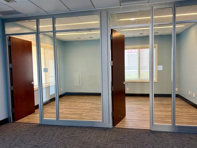 More Photos Of 4755 Statesmen Dr, Indianapolis Office For Sale