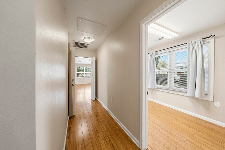 More Photos Of 143 S Main St, Phoenix Office For Sale