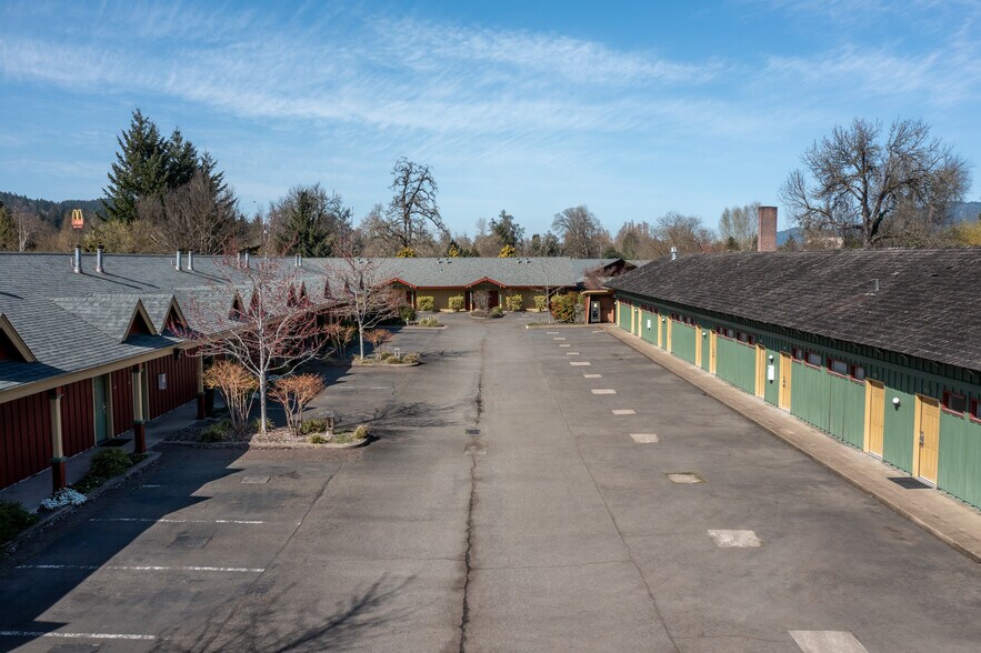 More Photos Of , Cottage Grove Hospitality For Sale