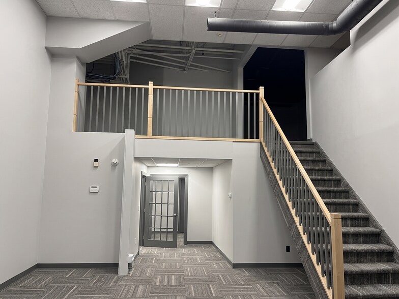 More Photos Of 176 Kaska Rd, Sherwood Park Flex For Lease