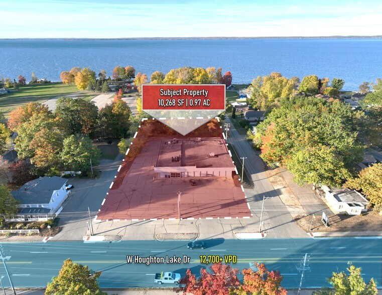 More Photos Of 4562 W Houghton Lake Dr, Houghton Lake Freestanding For Sale
