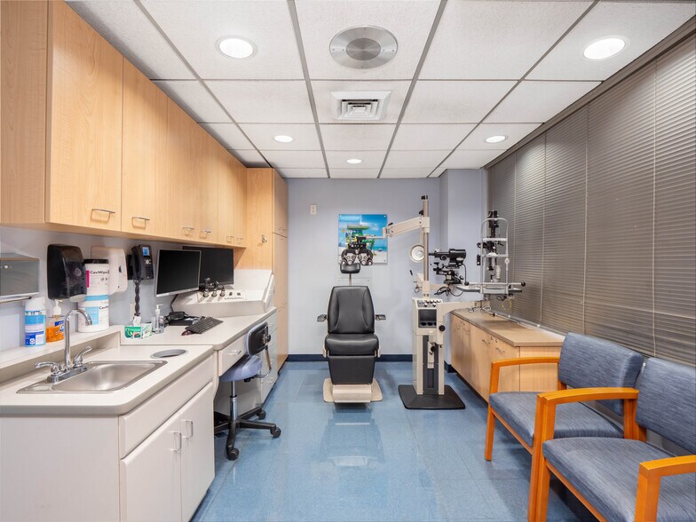 More Photos Of 157 E 72nd St, New York Apartments For Sale