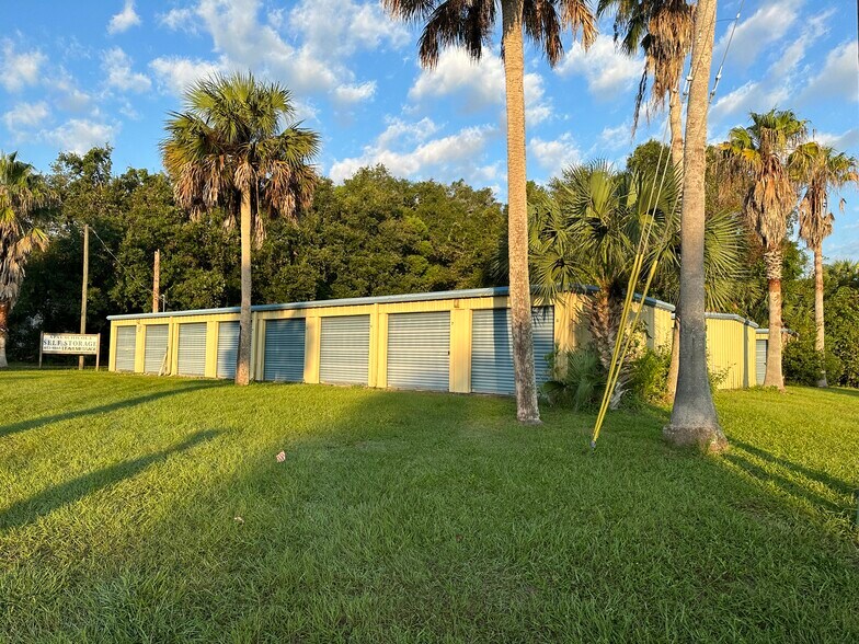 More Photos Of 160 Market St, Apalachicola Self Storage For Sale