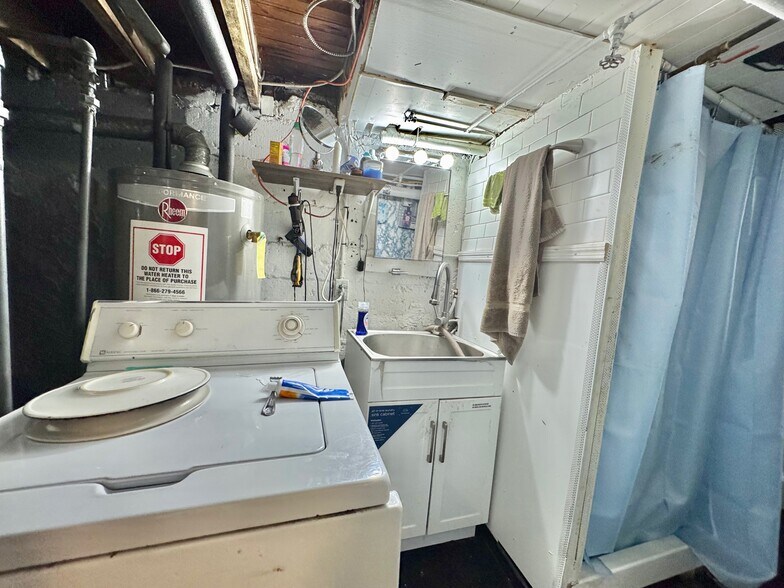 More Photos Of 91-08 Sutter Ave, Ozone Park Storefront Retail Residential For Sale