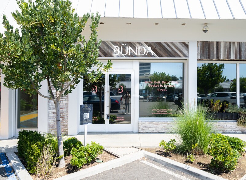 More Photos Of 20929 Ventura Blvd, Woodland Hills Unknown For Lease