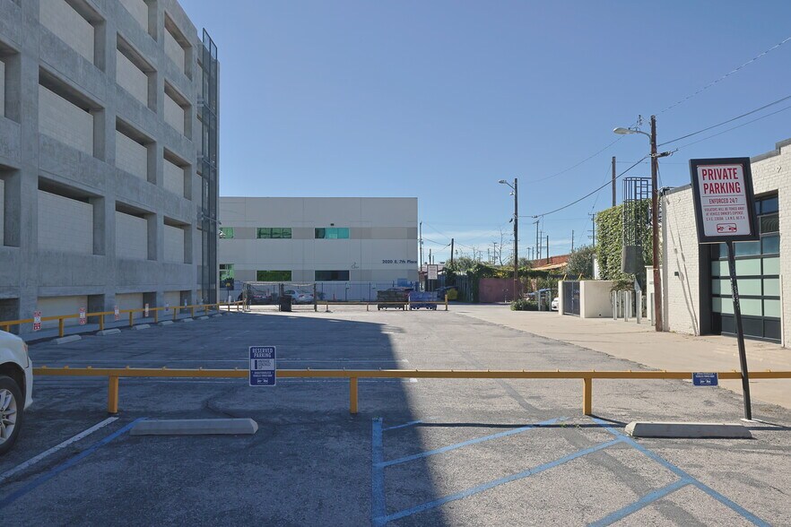 More Photos Of 2014-2022 E 7th St, Los Angeles Office For Lease