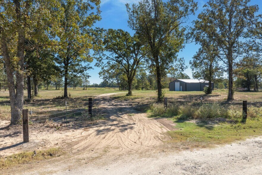 More Photos Of 806 County Road 2918, Alba Land For Sale