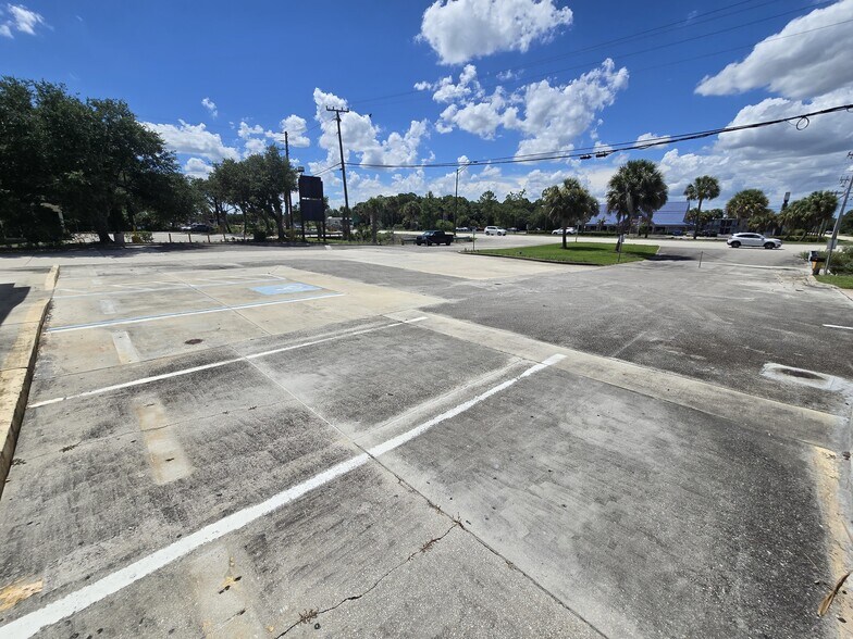 More Photos Of 8801 20th St, Vero Beach Convenience Store For Lease