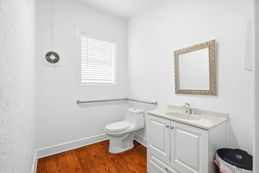 More Photos Of 7024 Central Ave, Saint Petersburg Medical For Sale