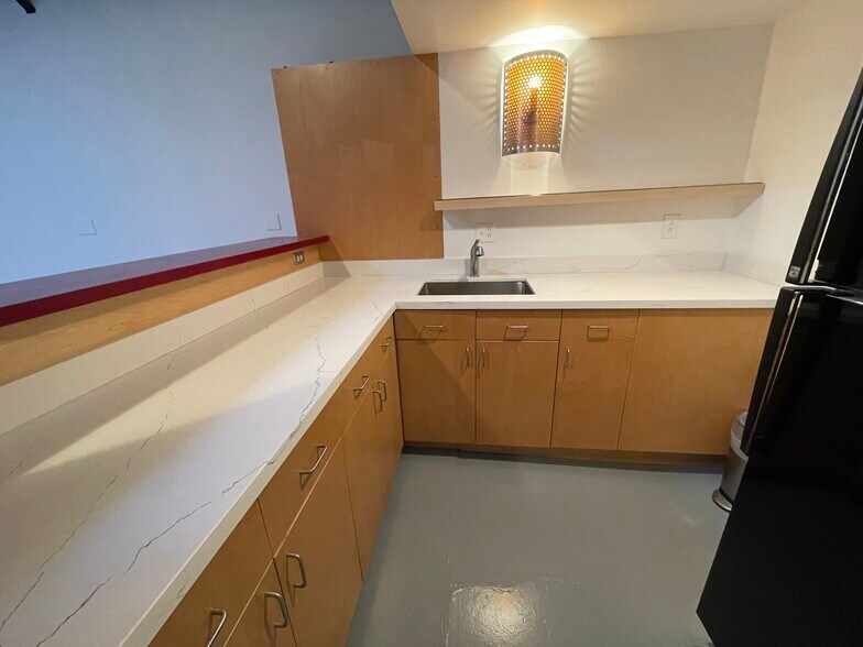 More Photos Of 340 Harriet St, San Francisco Light Manufacturing For Lease