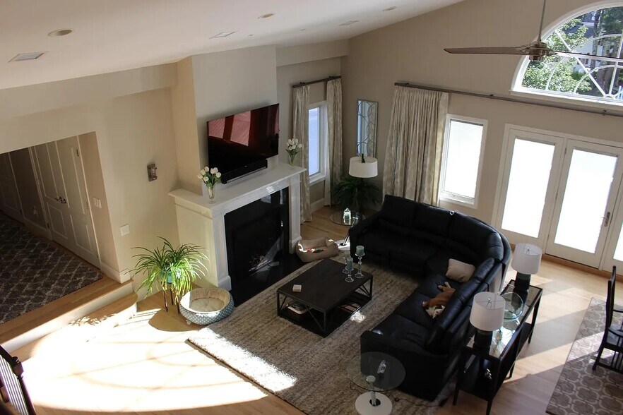 More Photos Of 1376 US Route 1, Cape Neddick Freestanding For Sale