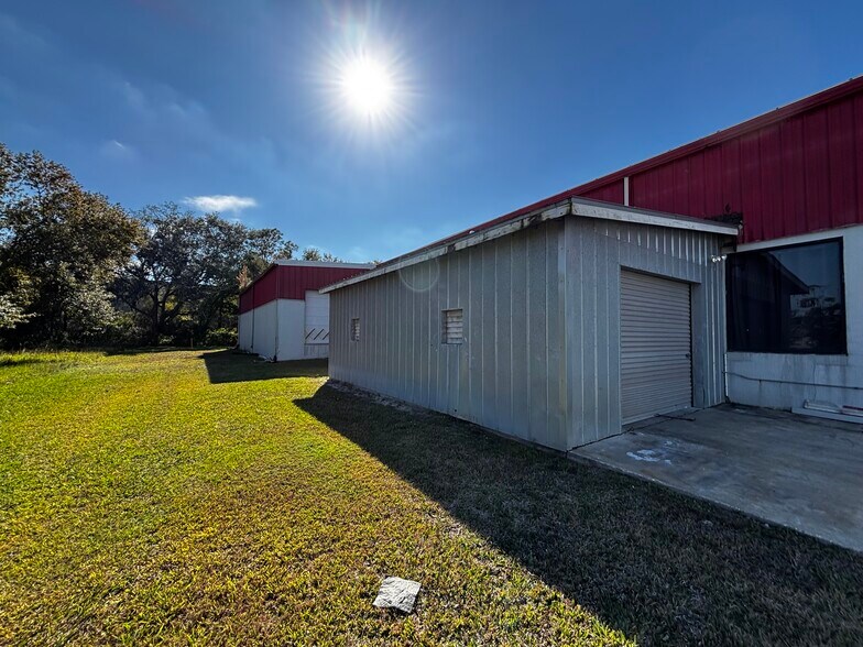 More Photos Of 848 Kensinger Rd, Lakeland Manufacturing For Sale